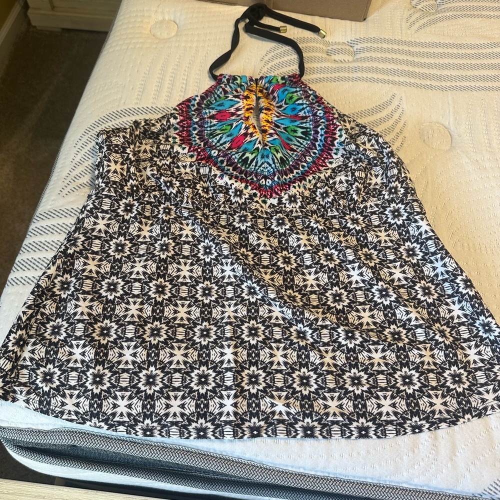 24th & Ocean Black and White Geometric Halter Top